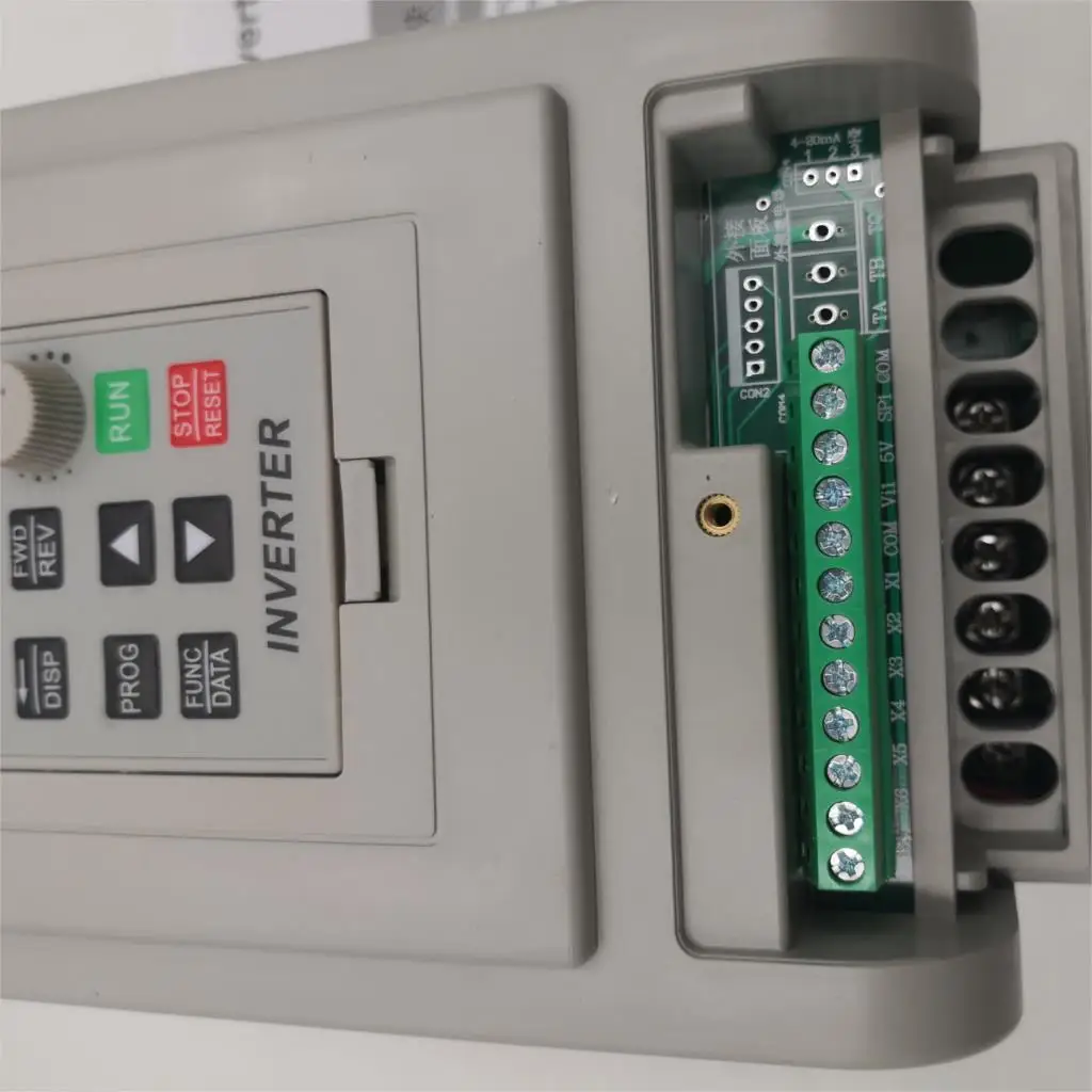 220 v dentro monofasico para fora 05