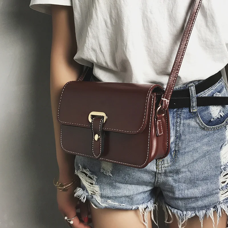 

[Interlayer] New Style England Retro Shoulder Bag Belt Buckle Square Sling Bag Women's Oblique Bag Small Bag Fashion