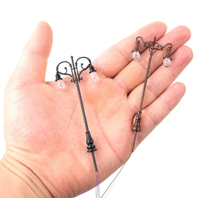 Micro Landscape Yard Light Miniature Street Light 1:87 Scale for Role Play Hobby Building Model Sandbox Dual-Head 3V/12V 2