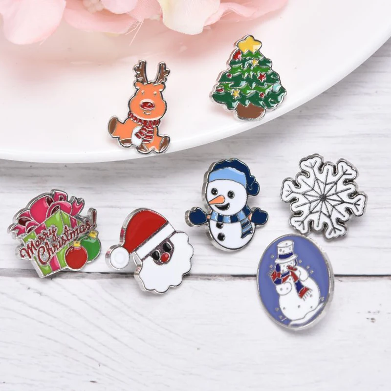 Colorful Christmas Brooch Christmas Tree Deer Bell Snowman Brooch Pin Collar Decoration Badge Corsage Jewelry