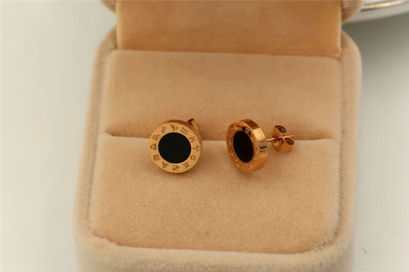 3128907745_839391374