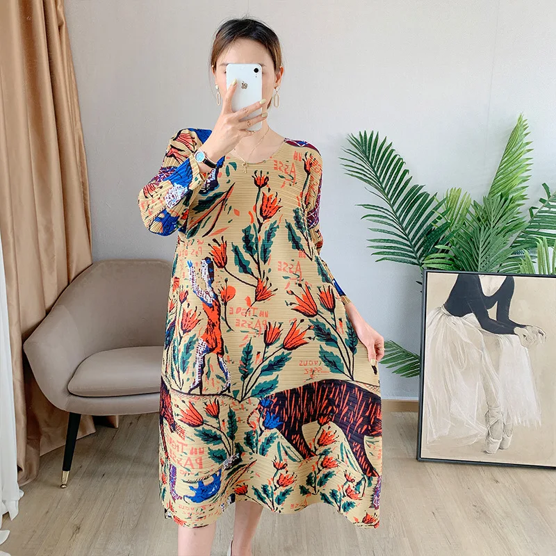 

Miyake pleated printed women's dress 2021 autumn new style retro loose thin casual large size folda skirt for woman