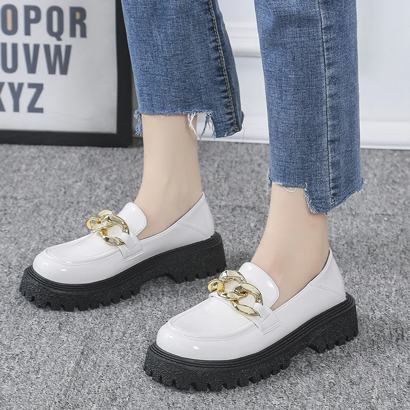Chunky Loafers Women Patent Leather Platform Shoes Round Toe Metal Chain Slip on Ladies Flats Handmade Kawaii Shoes Woman Flats