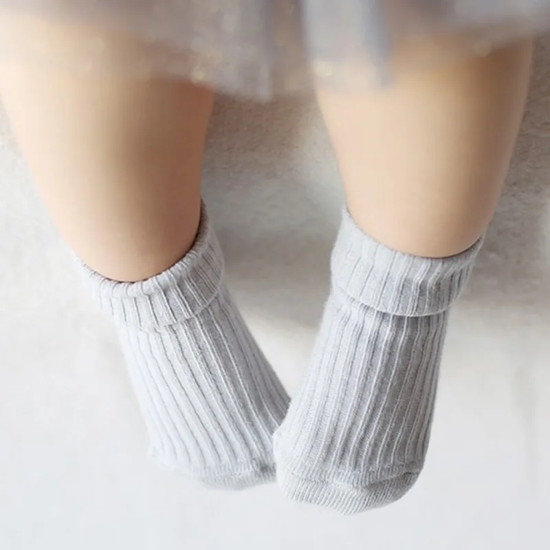 Детские носки для малышей; нескользящие однотонные белые и черные носки для маленьких девочек; хлопковые носки для новорожденных мальчиков; одежда для детей; аксессуары