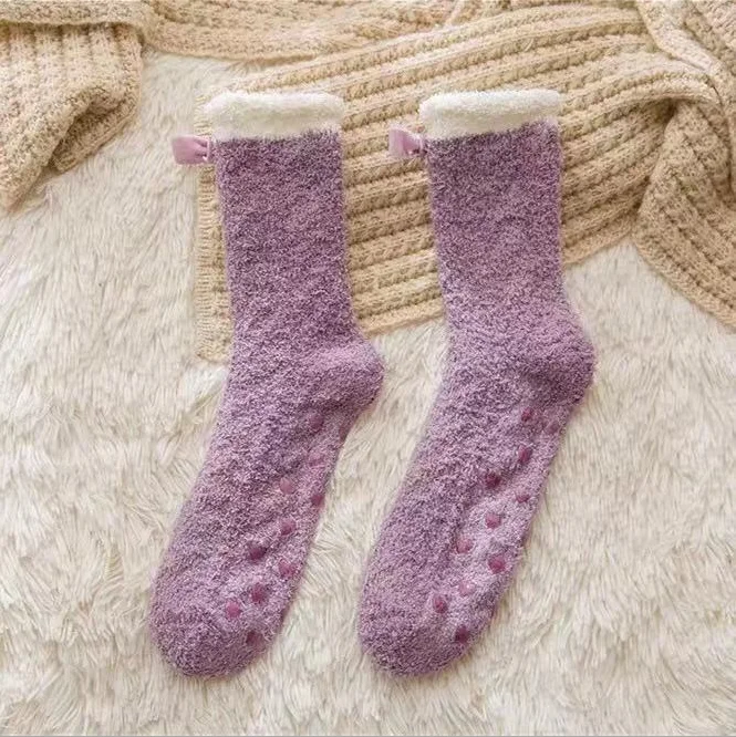 Light purple Новинка; сезон осень-зима; маленькие шарики; яркие цвета; женские плотные теплые Повседневные носки из кораллового флиса для взрослых и женщин; домашние носки для сна - Цвет: Light purple