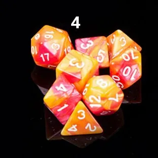 7 шт./лот многогранные кости из смолы D& d D4 D6 D8 D10 D% D12 D20 многогранные игры TRPG набор кубик для настольной игры Вечерние игры - Цвет: 4