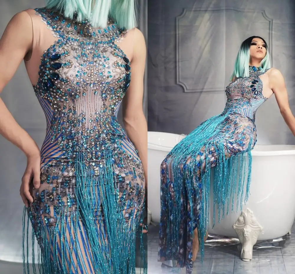 

Luxury Ice Blue Crystal Sexy Prom Dress for Black Girls 2020 Sparkly Halter Formal Evening Dresses Celebrate Dress Vestidos