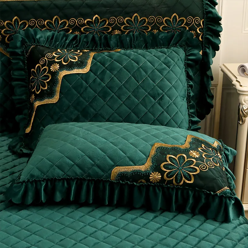 Crystal Velvet Lace Bedding Set 6