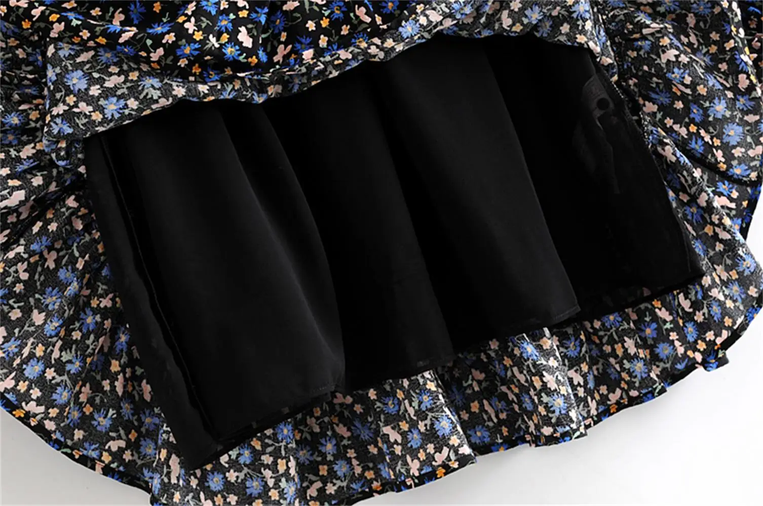 Осень Новое винтажное пушистое платье с длинными рукавами и v-образным вырезом, свободное ламинированное декоративное Цветочное платье