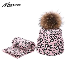 Женская леопардовая шапочка с помпон из меха енота зимняя теплая Печать мешковатые шапки-Боб и шарф Femme Skullies& головной убор бини