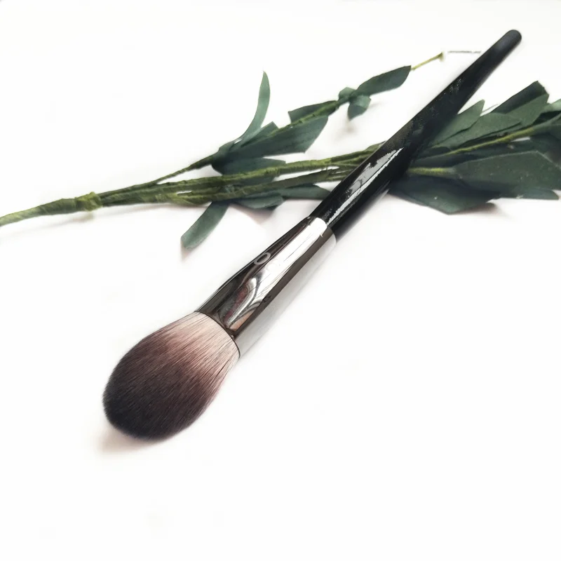 

1pcs Fire-shaped high-gloss brush Brightening brush Foundation blending blush beauty makeup tool Multi-functional beauty