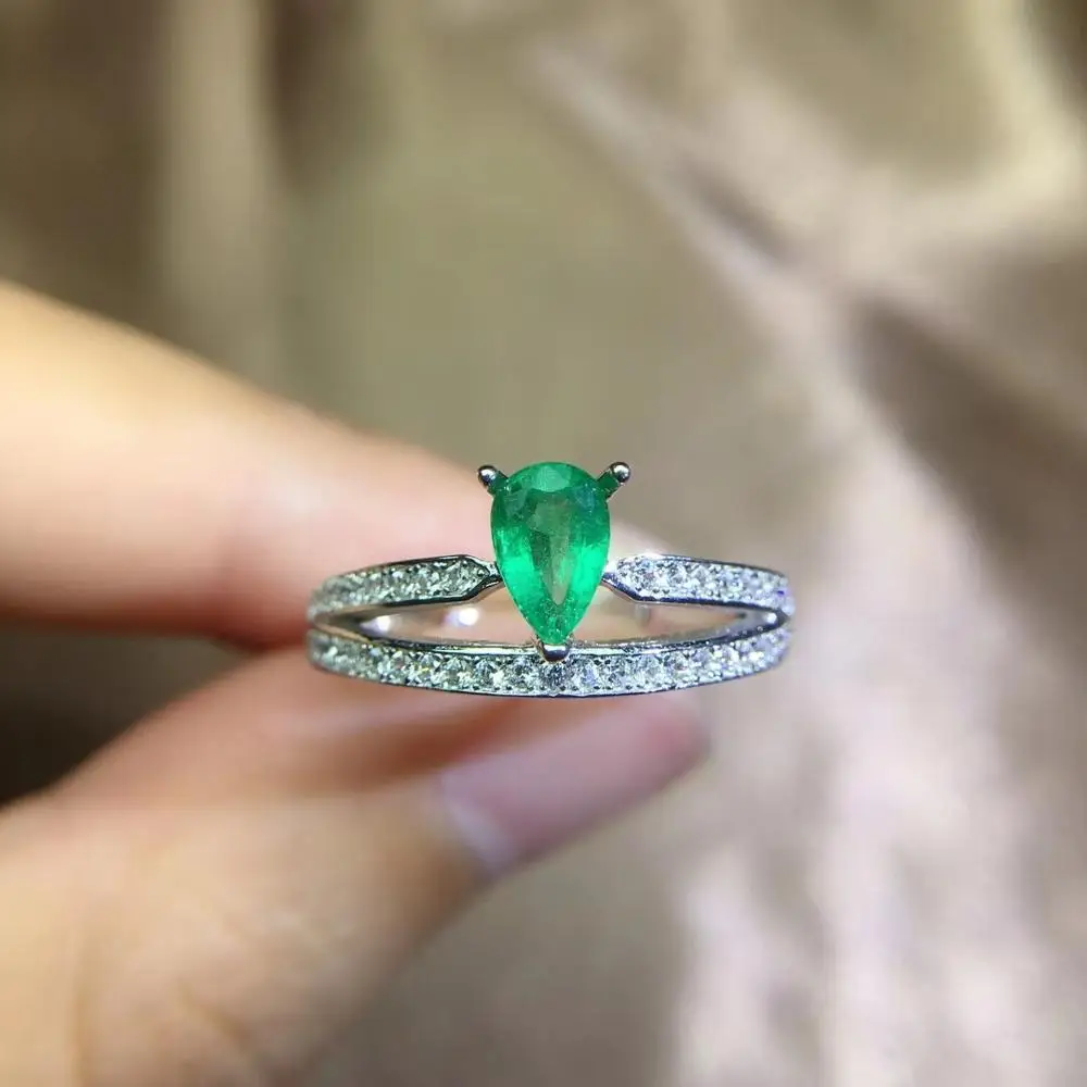 Natural emerald ring, classic style, best selling, good quality gemstone, 925silver, natural colored gemstone monopoly Natural emerald ring, classic style, best selling, good quality gemstone, 925silver, natural colored gemstone monopoly