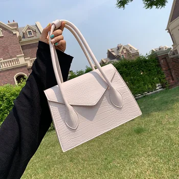 

Retro small bag female bag 2020 popular new trendy fashion ladies shoulder bag wild portable armpit bag