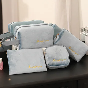 

Portable Travel Cosmetic Bag Pouch Embroidery Velvet Makeup Bag Zippered Multi-function Jewelry Makeup Storage Organizer