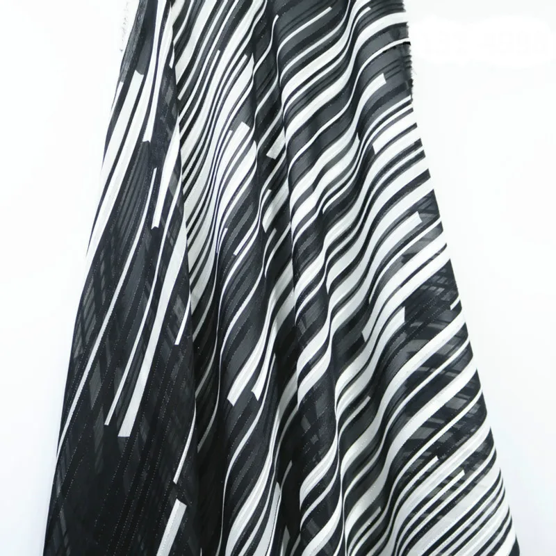 Мягкая черно-белая и серебристая шифоновая полосатая ткань для платьев и рубашек, распродажа