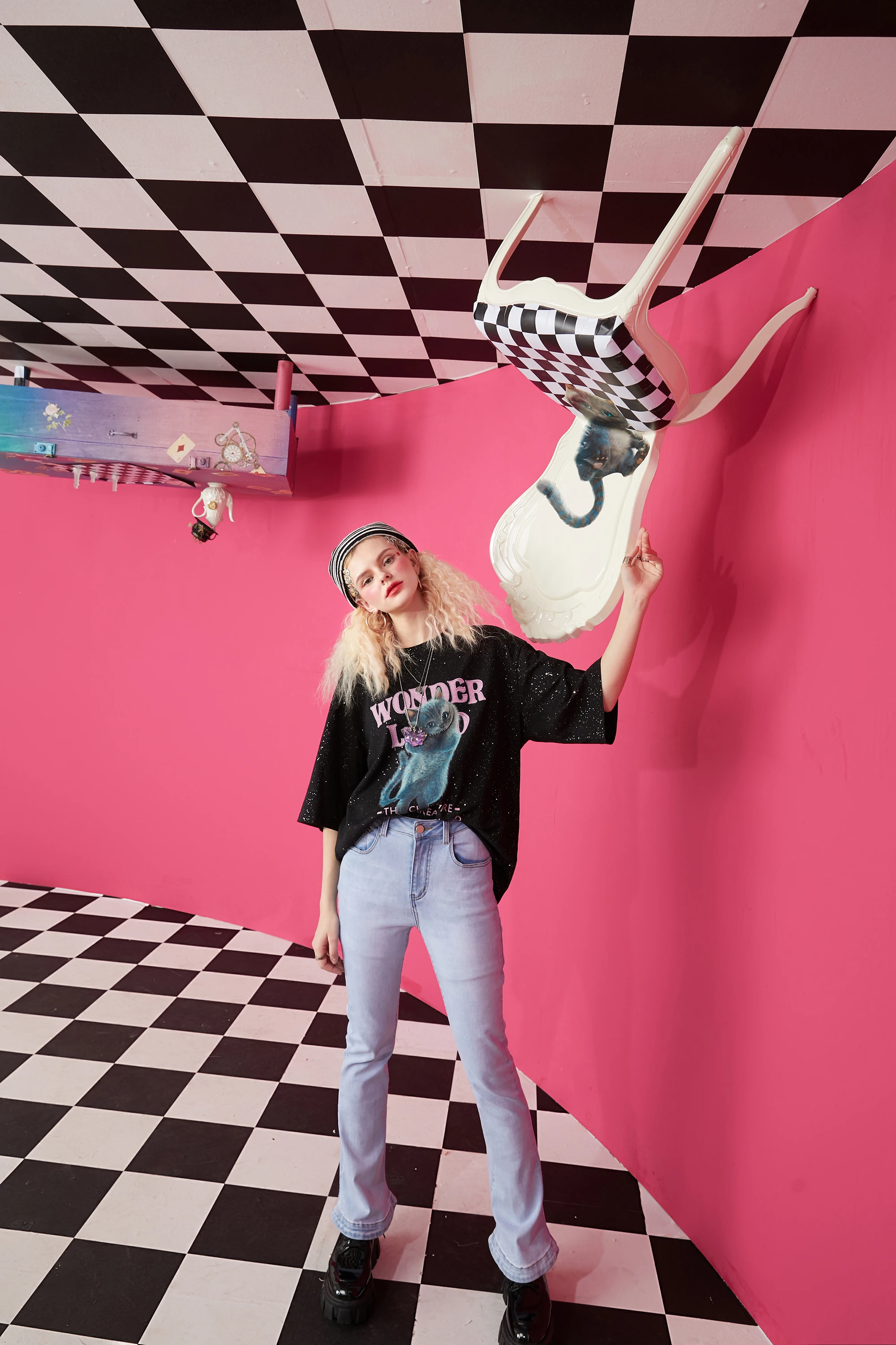 ELFSACK Harajuku Cat Print Casual T-Shirts Women,2021 Spring ELF Vintage Short Sleeve Female Basic Daily Graphic Tops