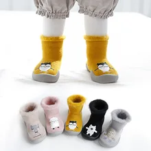 Бархатные носки-тапочки для маленьких девочек и мальчиков Нескользящие Детские ботиночки для малышей мягкие носки на резиновой подошве обувь для новорожденных