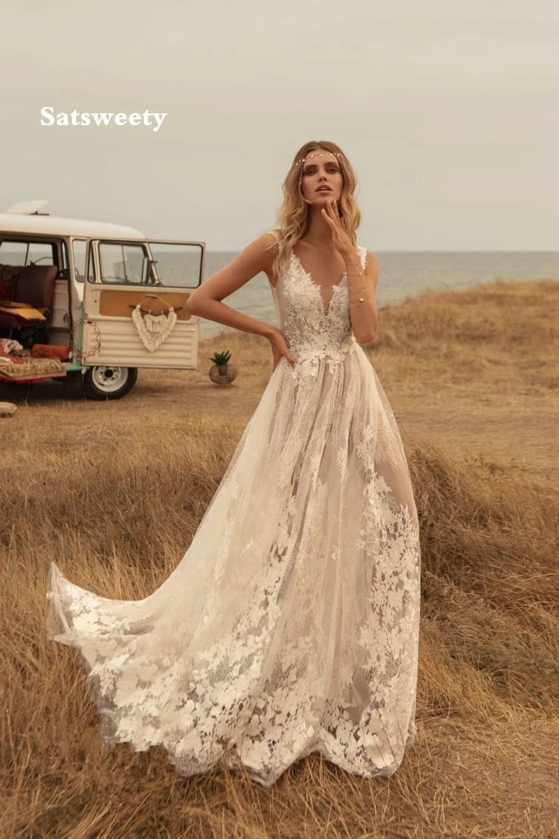 

Satsweety Newest Deep V Neck Boho Wedding Dresses Country Lace Appliqued Backless Bridal Gown Sweep Train Robe De Mariée 2022