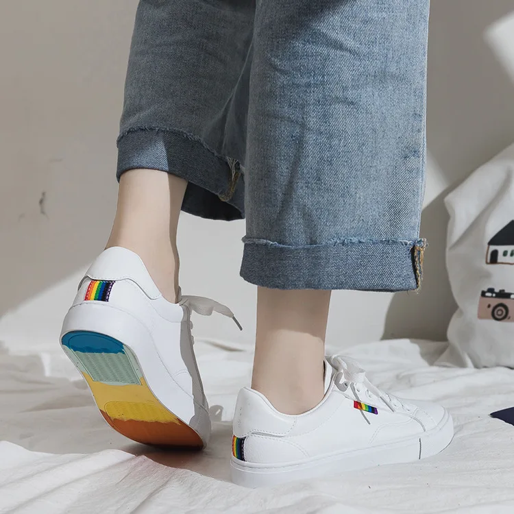 

2019 Autumn New Style Small Bee White Shoes Women's Korean-style skittles di Versatile Leather Online Celebrity Sneakers