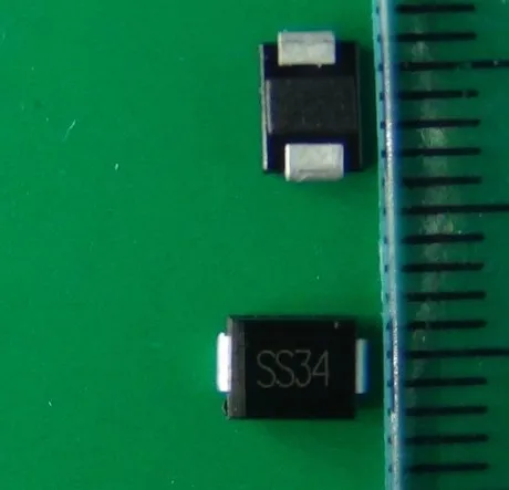 

SS34 SMD Schottky Diode 1N5822 SMD Diode SMA DO-214AC 3A/40V