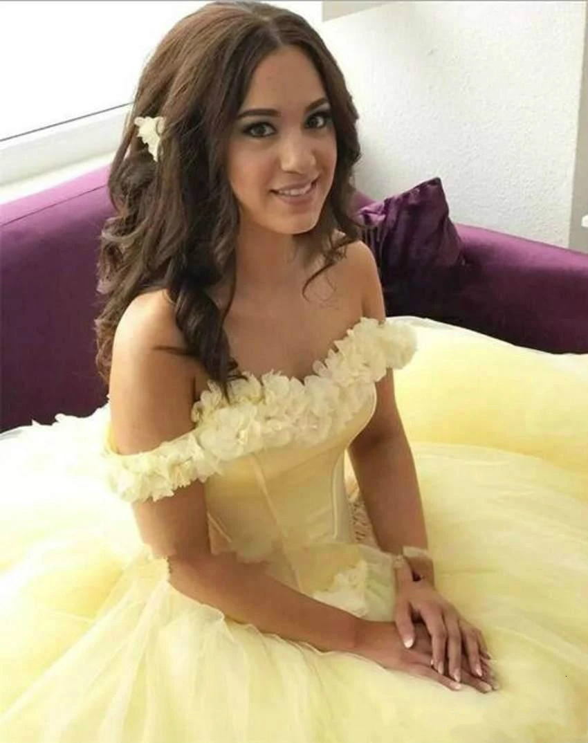 Элегантные платья Quinceanera желтого цвета с открытыми плечами 3D цветочной аппликацией Бальные платья Новое поступление сладкое 16 Платье Дешевое платье для выпускного вечера