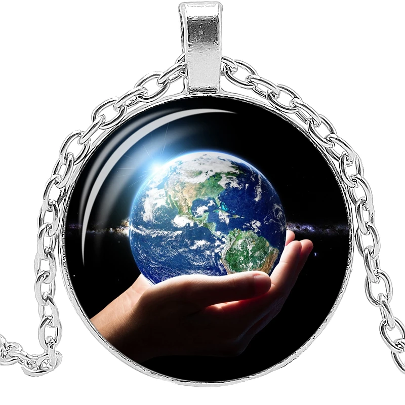 

2020 Fashion Creative Art Hand Holding Earth Time Glass Pendant Necklace Men and Women Jewelry Sweater Chain