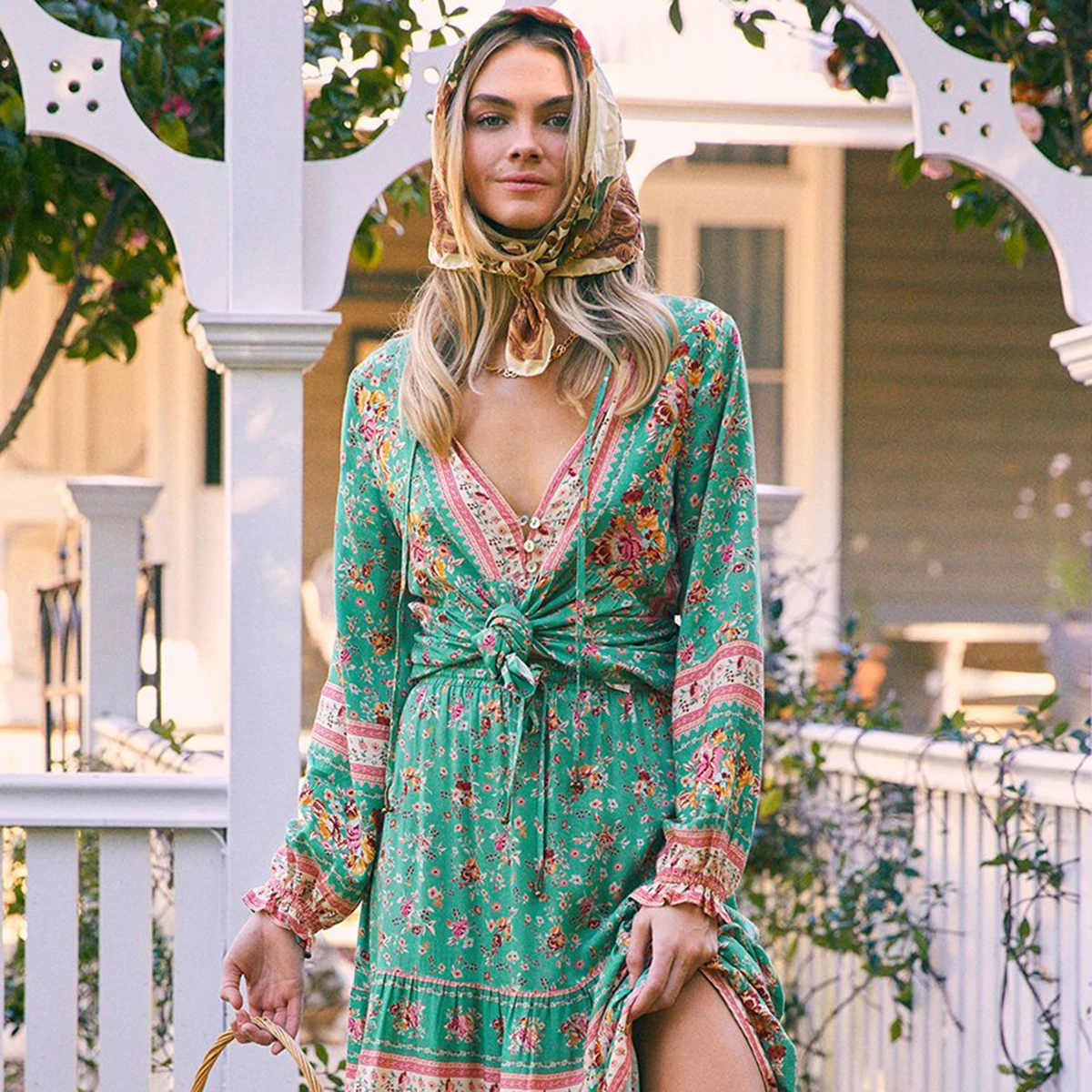 

Jastie Long Sleeve Women Blouses 2020 Autumn New Floral Print V-Neck Blouse Shirt Casual Tops Bohemian Beach Casual Top Pullover