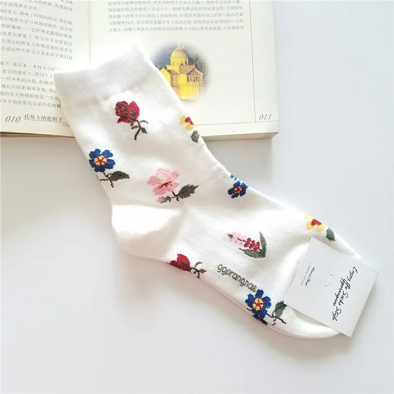 Корейские повседневные хлопковые носки в стиле ретро с розами; сезон осень-зима; теплые женские уличные носки милые забавные короткие носки по щиколотку - Цвет: white rose