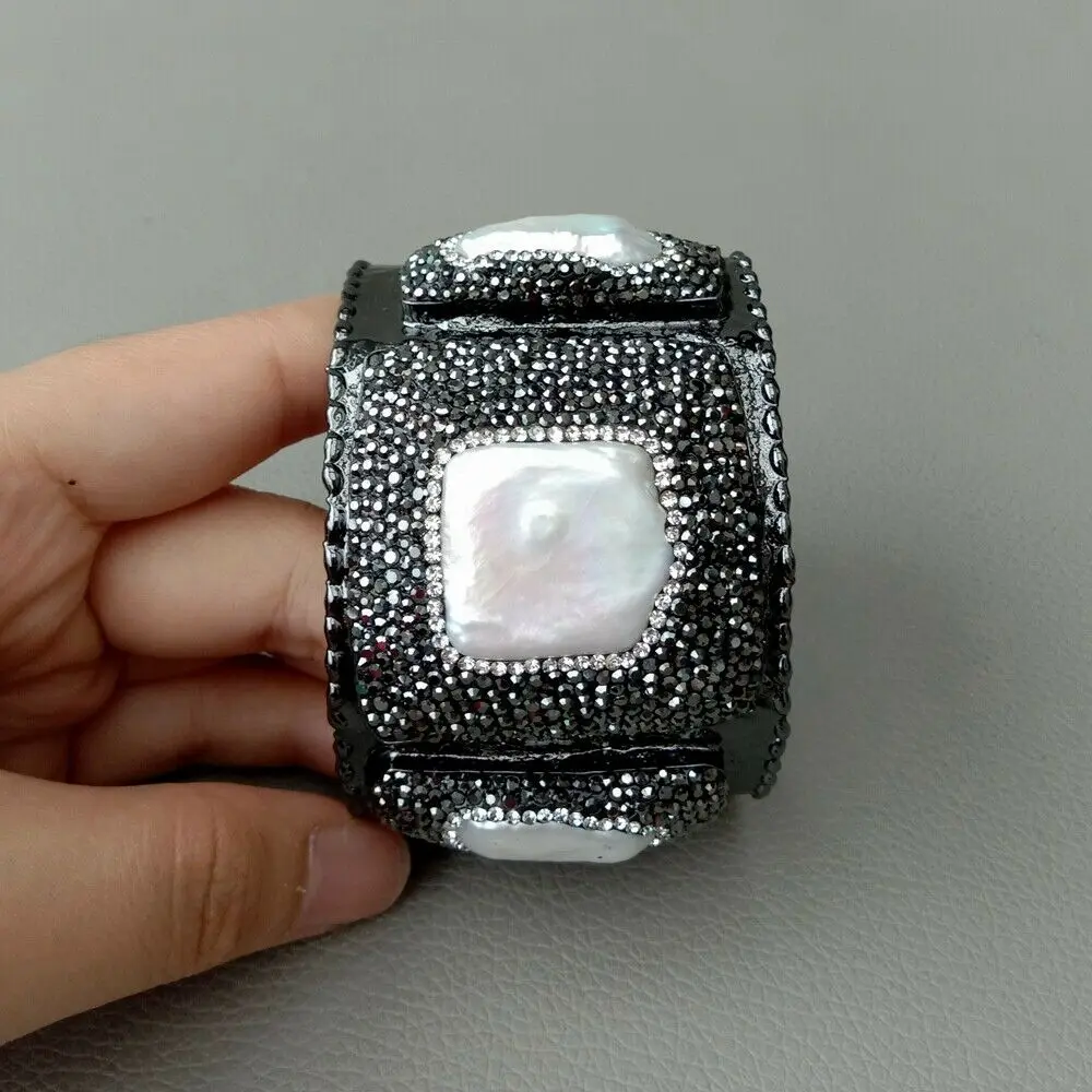 

Cultured White Square Keshi Pearl Gunmetal Bangle Bracelet