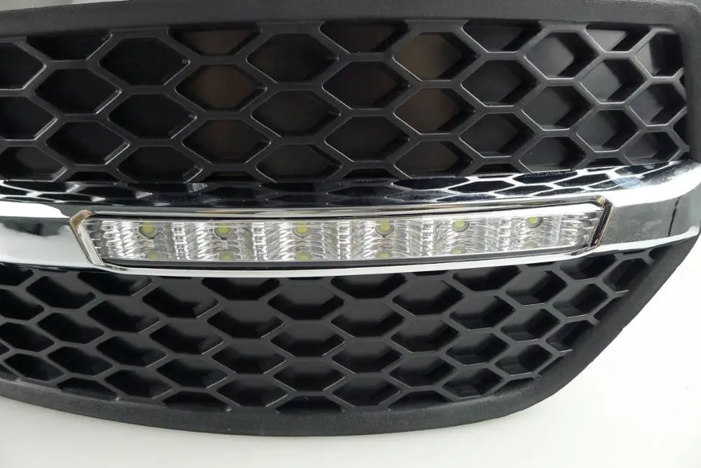 Подходит для Audi Q5 10-13 A6L автомобиля DRL вождения дневного света DRL с мигающим желтым сигналом поворота противотуманная фара реле дневного света