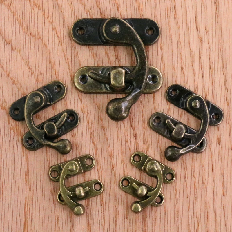 One Set Vintage Metal Hardware Wooden Box Decorative Latch Clasps Lock Padlock Hasp With Screws afbeelding