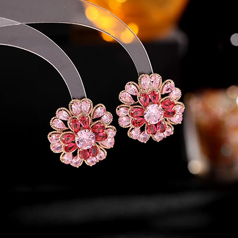 

Korean Fashion Sweet Three-dimensional Flowers Stud Earrings Women Luxury Wedding Party Bridal Pierced Ear Studs