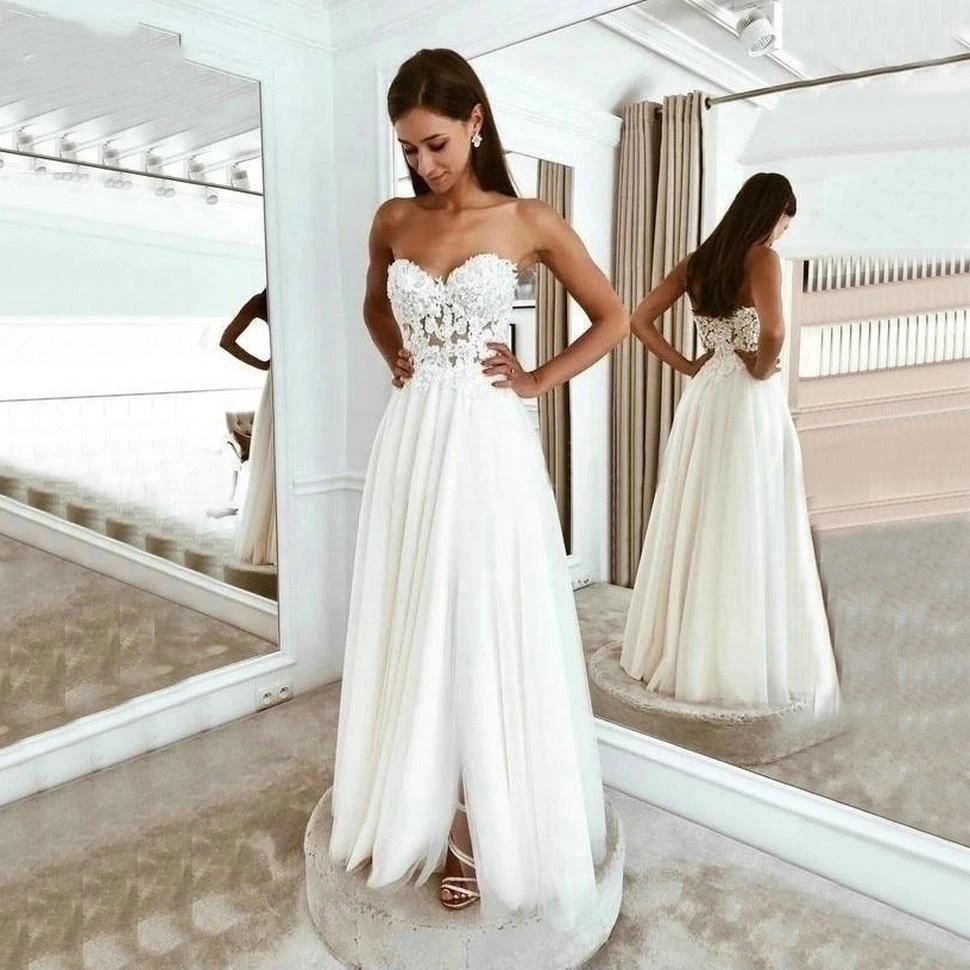 Romantic-Country-Lace-Strapless-A-Line-Wedding-Dresses-Sleeveless-Bride-Dress-Lace-Up-Back-Sweep-Train