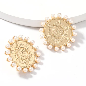 

Fashionable Simple Alloy Embossed Floral Lace Imitation Pearl Stud Earrings Noble Temperament Retro Women's Earrings