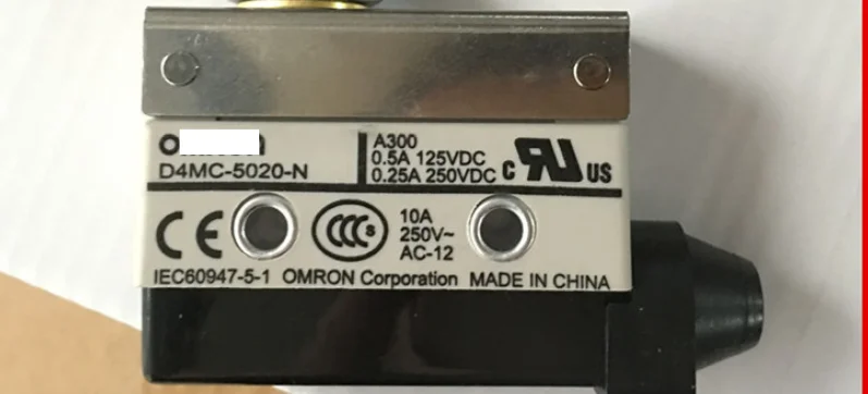 

Original authentic AZ-7311 roller stroke micro-motion limit switch D4MC5020N