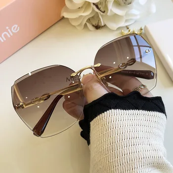 

QPeClou 2020 New Fashion Rimless Square Sunglasses Women Brand Designer Metal Frameless Sun Glasses Female Gradient Color Shades