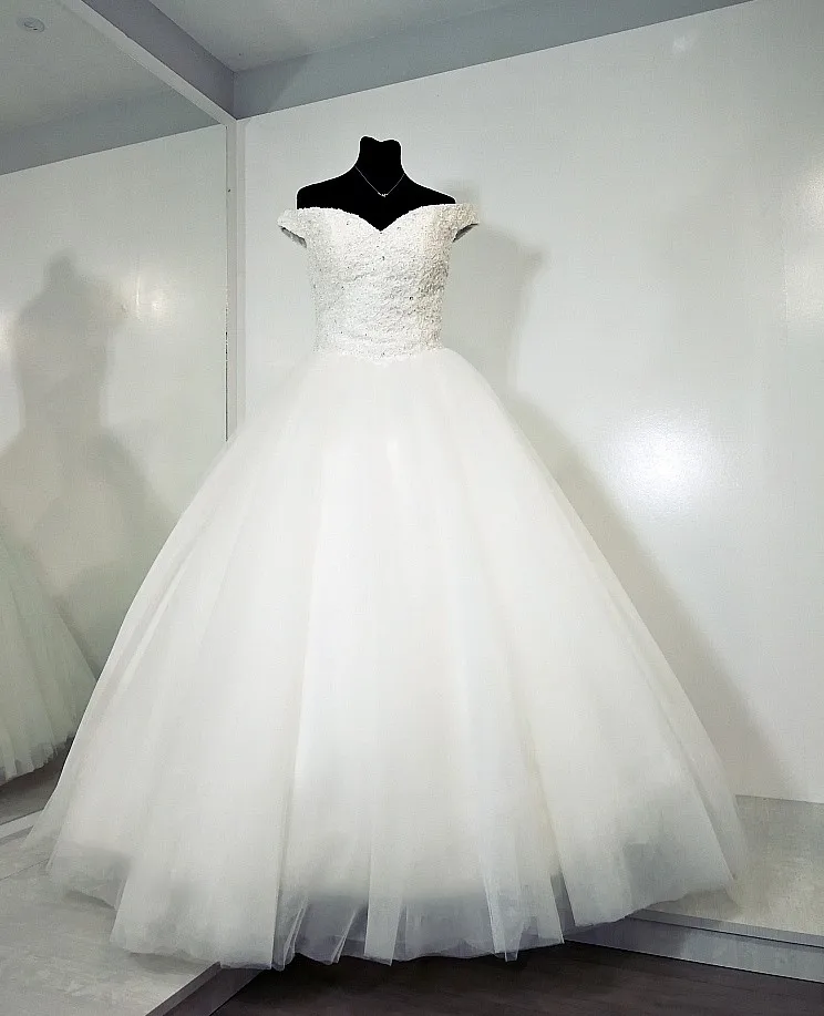 Off-Shoulder Tule EEN lijn Wedding-Jurken Wit Ivoor Lace Top Wedding-Jurken Vestido De Noiva Hof trein Off-Shoulder Tule EEN lijn Wedding-Jurken Wit Ivoor Lace Top Wedding-Jurken Vestido De Noiva Hof trein