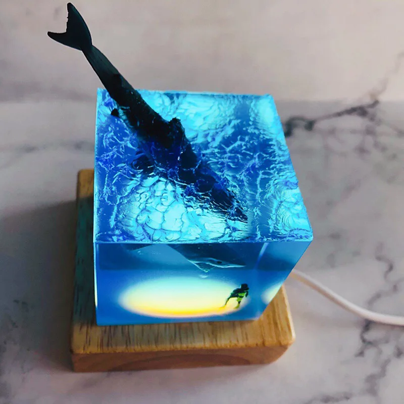 ResinPro™ Shark Diver Wood Lamp - Special & Unique Gift for Your Loved Ones ! Perfect for Home Decoration ! Beautiful Nightlight !