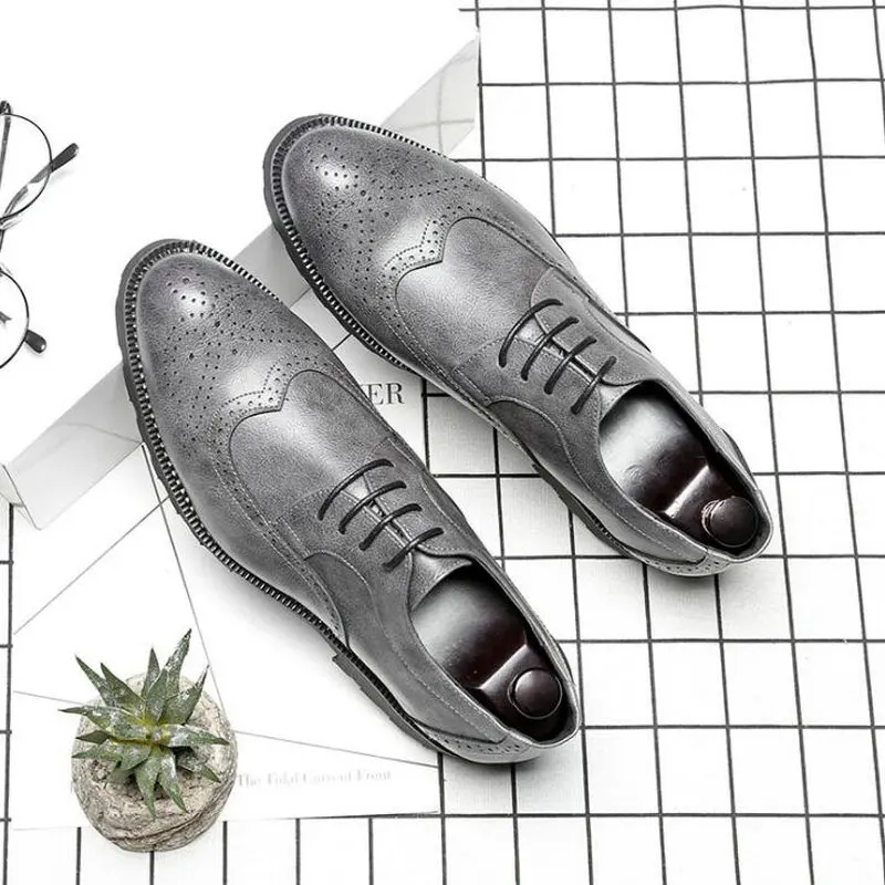 Male Leather Classic Brogue Shoes Flats Oxfords For Wedding Office Business Designer Formal Men Dress Shoes A51-24