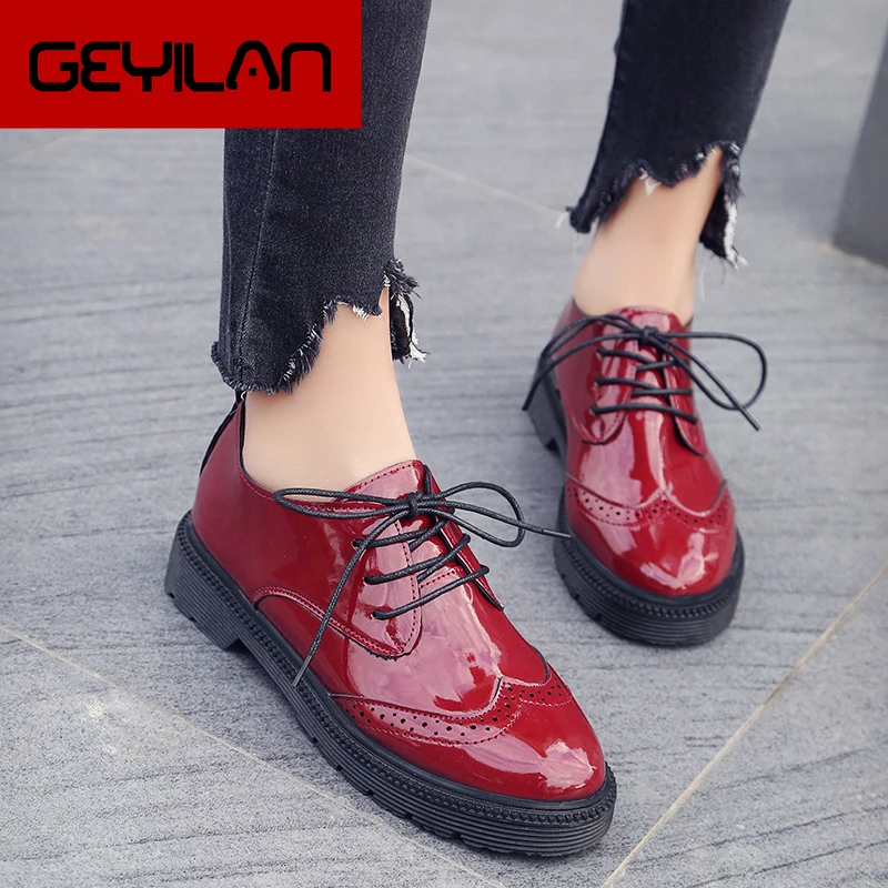 

British Style Brogue Women Shoes Woman Thick Bottom Platform Shoes Female Retro Black Red Leather College Casual Shoes Plus Size
