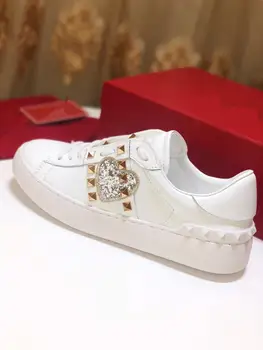 

2020 spring and summer new sports shoes women's rivet color matching camouflage love lace casual running shoes