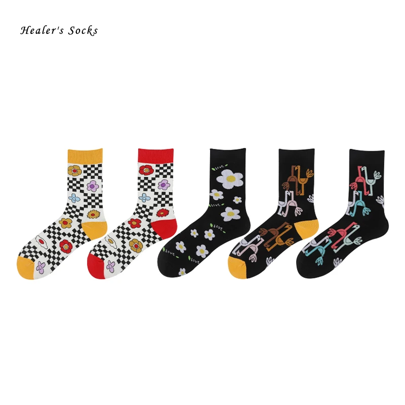 

2020 New 1 pair of Men and Women Socks Cotton color flower bird cute funny fashion skateboard Harajuku classic happy tube socks