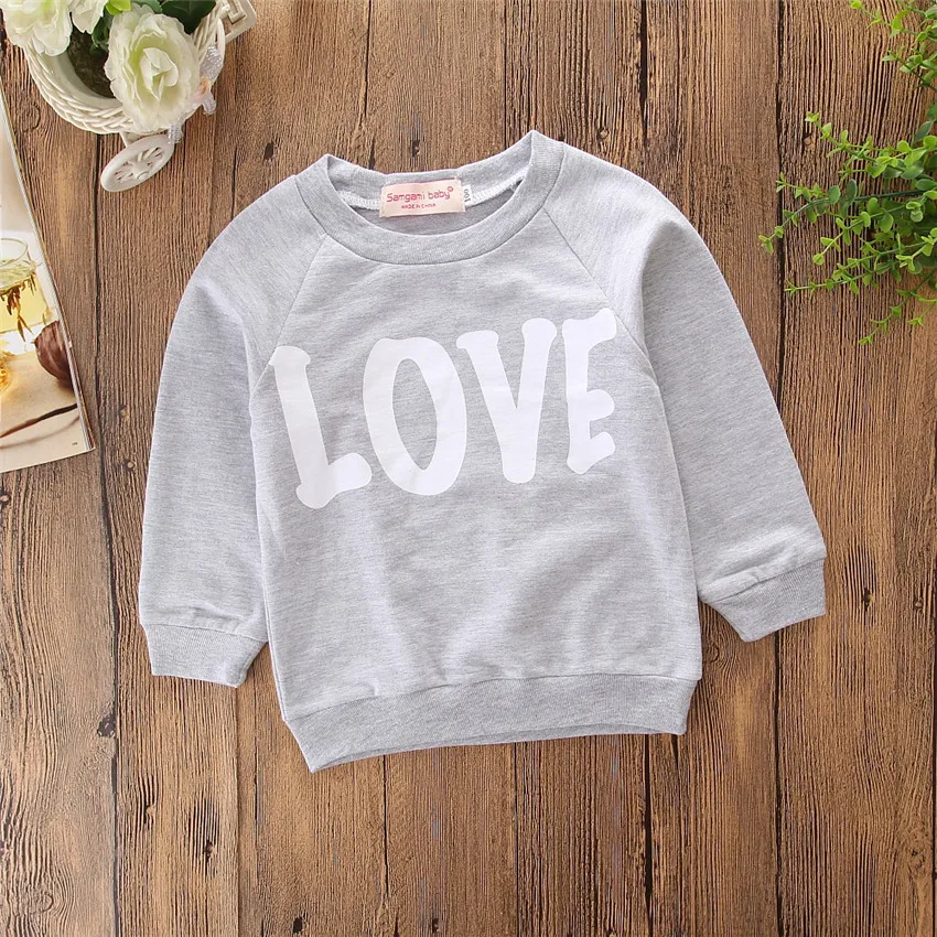 Модная зимняя одежда для мамы и дочки свитер с длинными рукавами и круглым вырезом и надписью «LOVE» для родителей и детей одинаковые комплекты для семьи