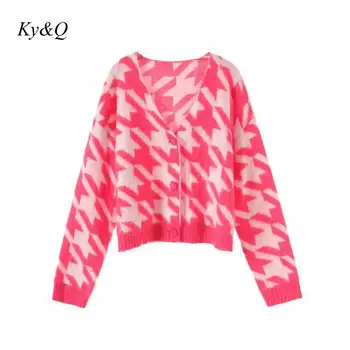 

Brand Design Winter Women Pink Houndstooth Knitted Cardigan V-neck Sweet Fashion Single Breasted Loose Short Sweater 2020 Tide