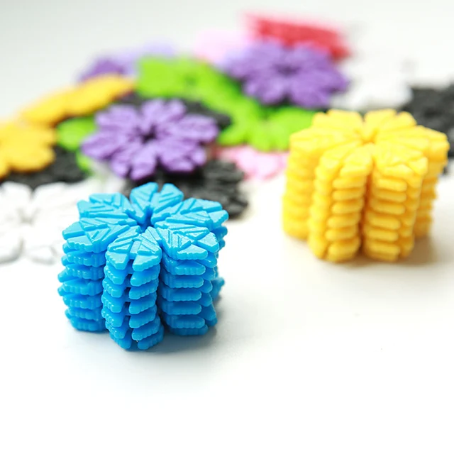100pcs/lot Plastic Snowflake Interconnecting Blocks Building & Construction Toys Children 3D Puzzle Kindergarten Baby Game Toy 1