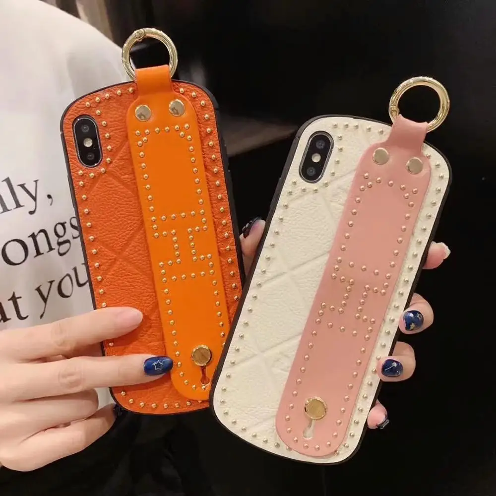 Роскошный модный чехол для телефона с заклепками и кольцом для iPhone XS Max XR X 8 7 Plus, кожаный чехол с ремешком на запястье, защитный чехол для всего тела