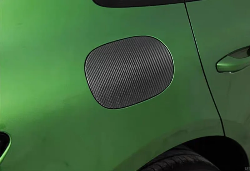 11-Porshe Macan Carbon Fiber Fuel Tank Door Oil cover