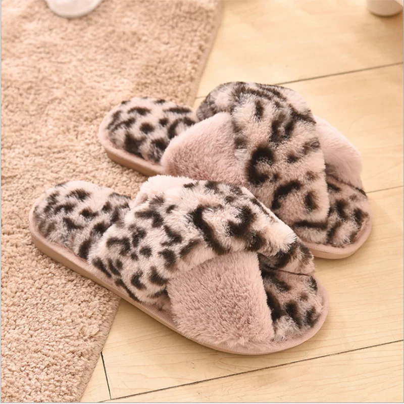 

2019 New Women's Plush Slippers Cross Cotton Slippers Non-slip Warm Ladies Leopard Print Peep Toe Soft Bottom Comfort Home Shoes