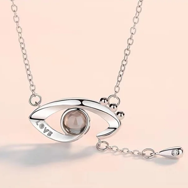 Collier Projecteur - "Je t'aime" en 101 Langues