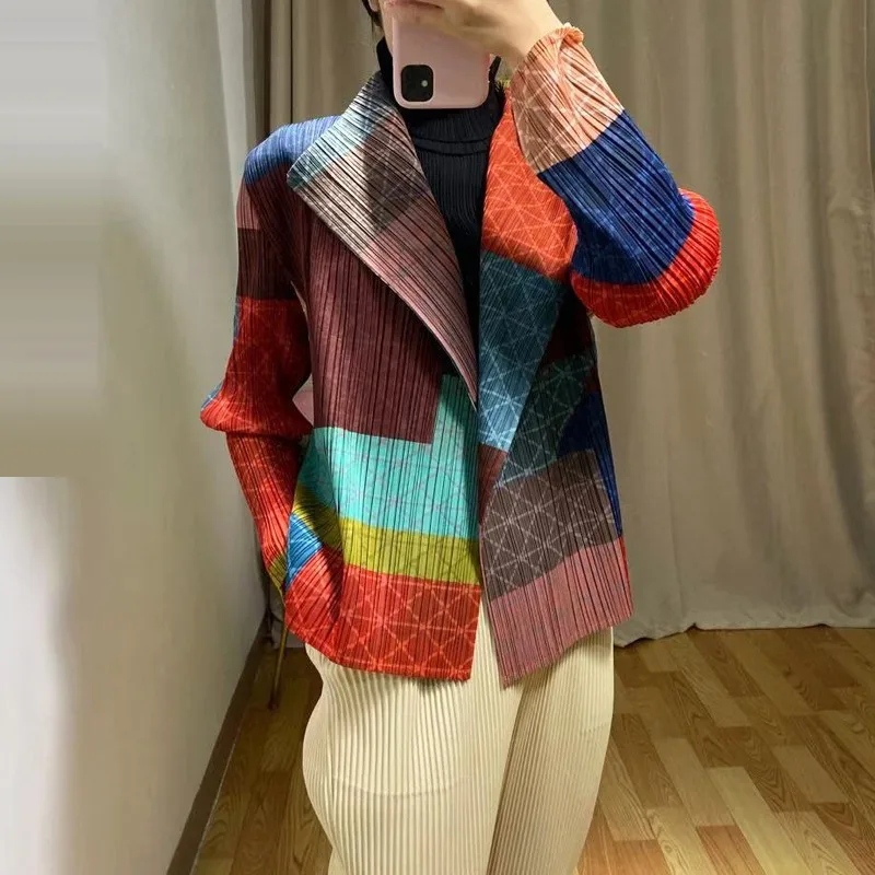 

Plus Size Jacket Women Autumn 2019 New Fashion Color Patchwork Lapel Long Sleeves Elastic Loose Miyake Pleated Cardigan Jacket